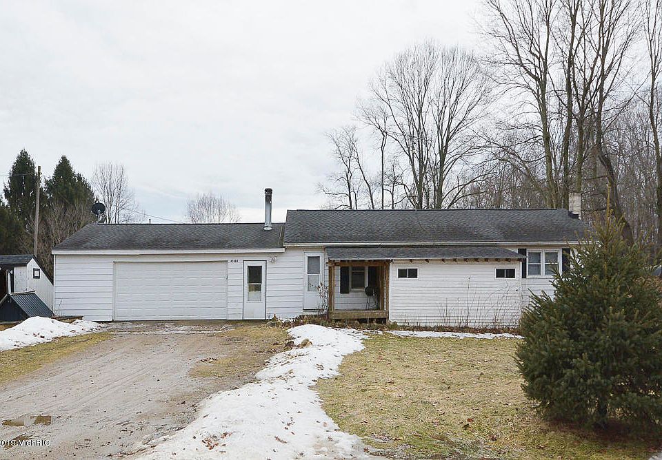 1st image of 47083 21st Ave