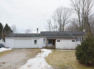 47083 21st Ave, Grand Junction, MI 49056