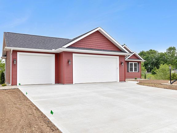 3rd image of 30579 Carrie Dr