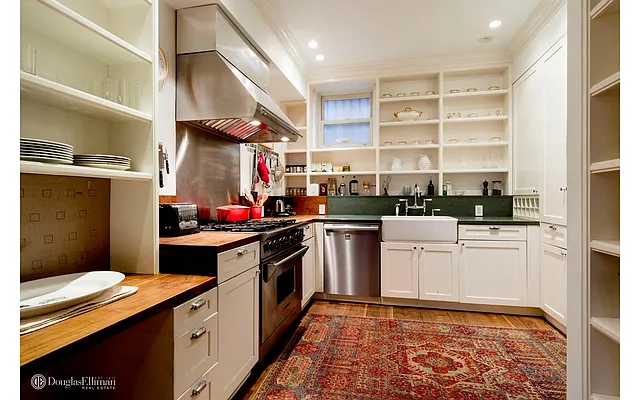 Rented by Douglas Elliman | media 18