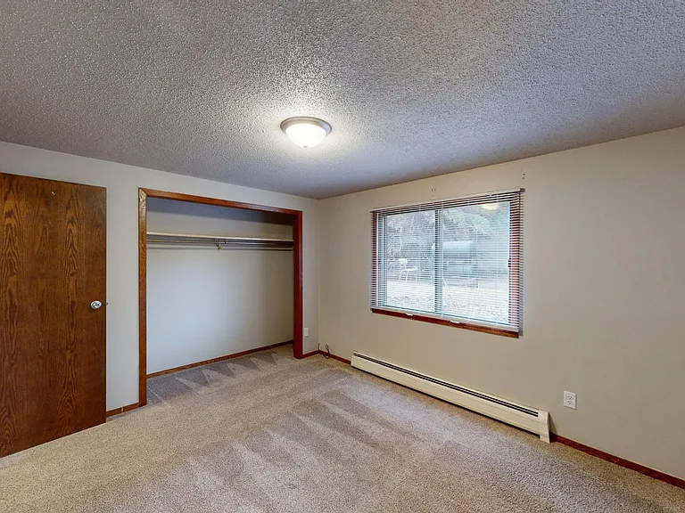 Newly Renovated 2 Bedroom Apartment on the West Side — Photo 20
