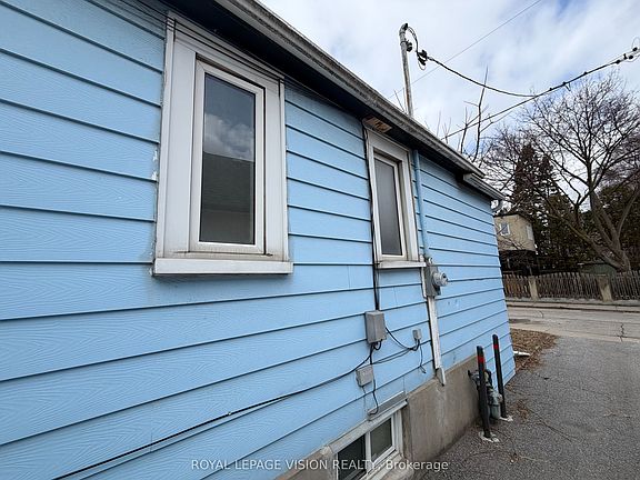 3rd image of 43 Jillson Ave