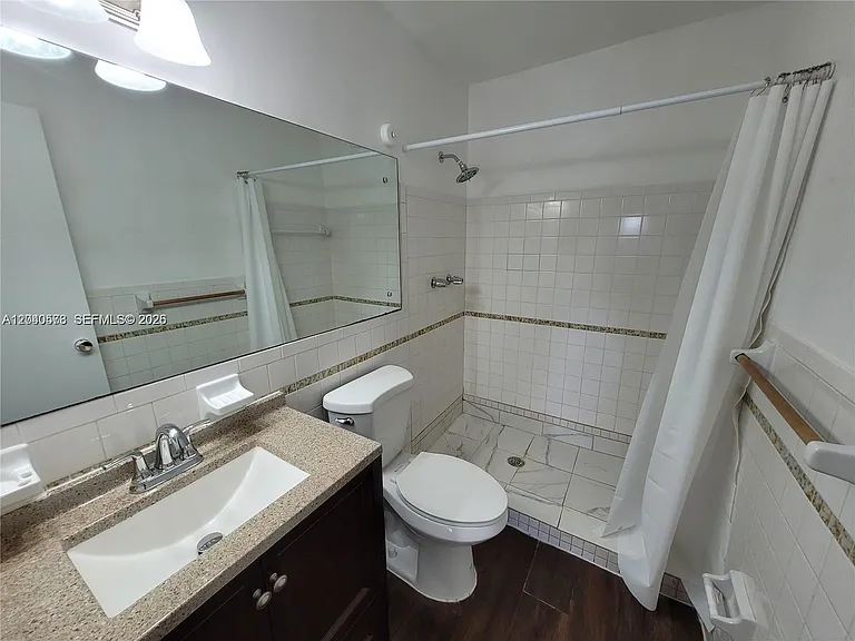 2832 W Fillmore St #18 — Photo 11