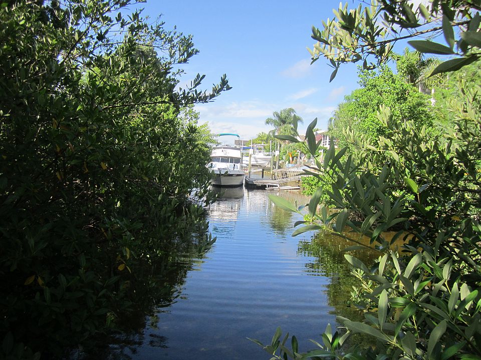 Land is on right of channel