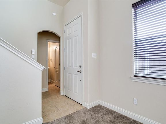 3rd image of 601 Rosemead Dr