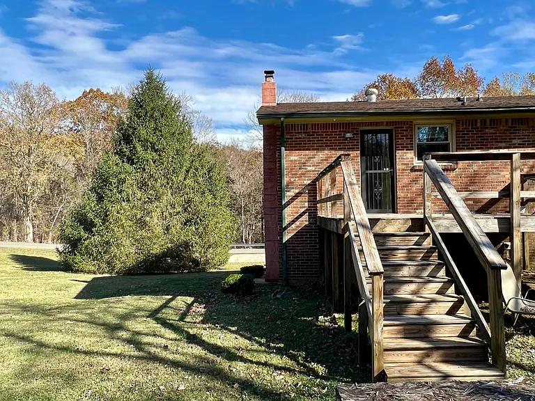 324 Old Dunbar Cave Rd — Photo 9