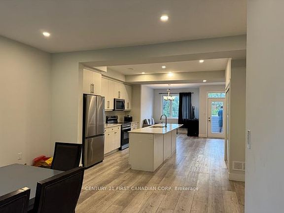 4th image of 990 Deveron Cres #49