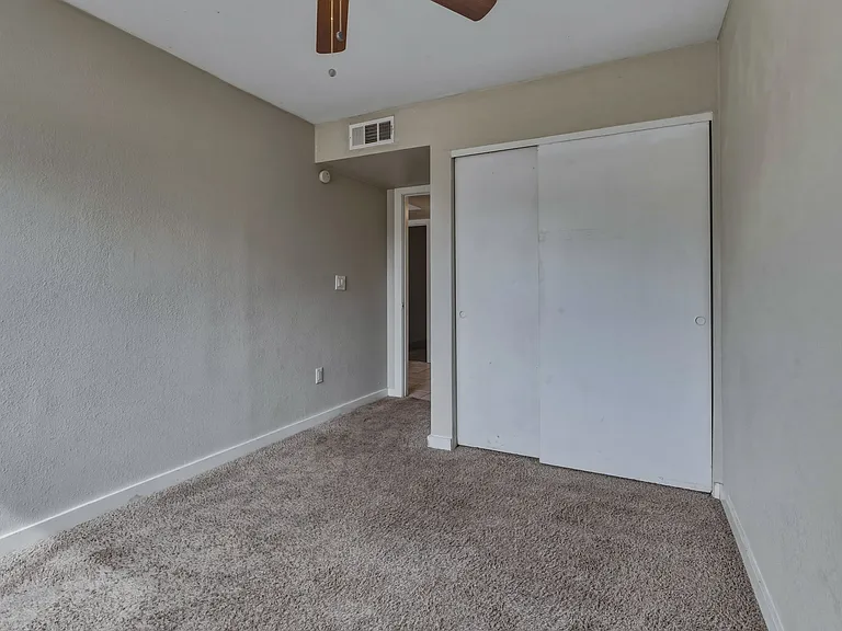 3308 W Loma Ln — Photo 19