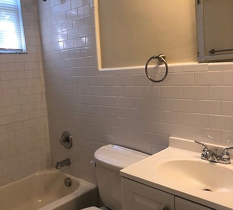 5th image of 1600 N Quinn St