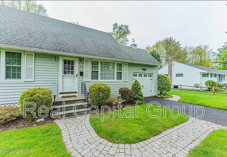 109 Locust Park — Photo 1