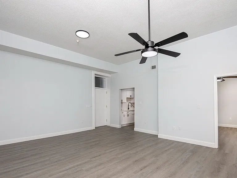 Elmwood Lofts — Photo 13