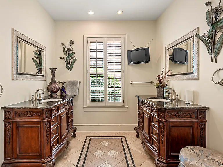 525 Spring Valley Rd NW — Photo 15