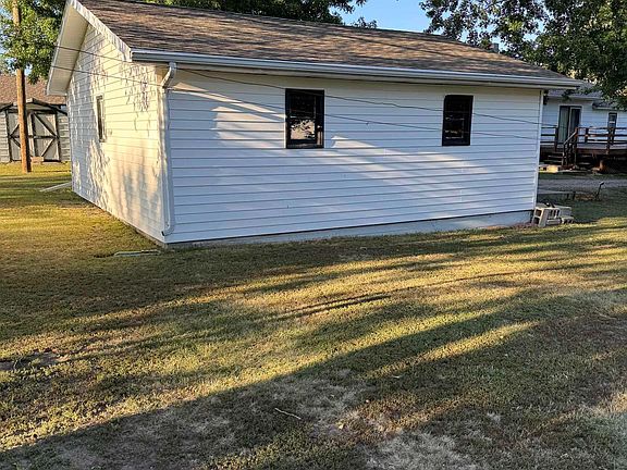 4th image of 401 Lincoln St
