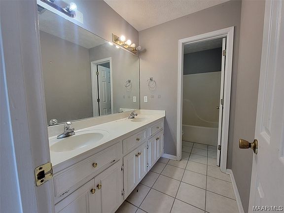 2nd image of 6957 Oak Side Dr