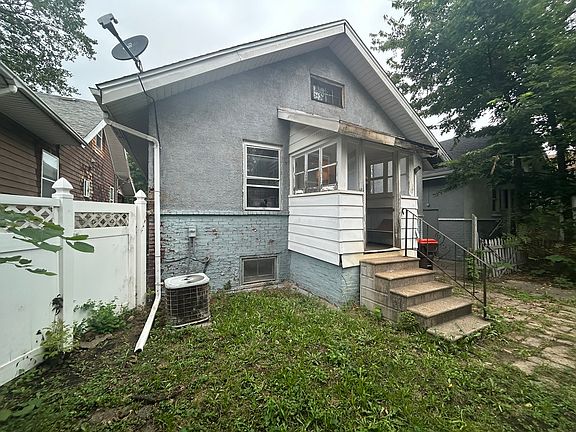3rd image of 702 E Frye Ave