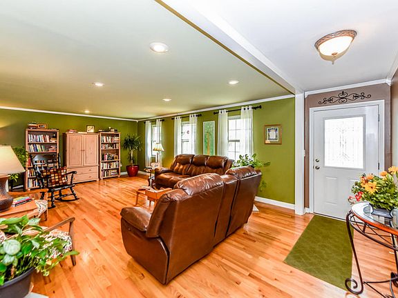 5th image of 312 Green Hill Dr