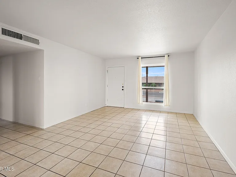 7139 Orizaba Ave — Photo 3