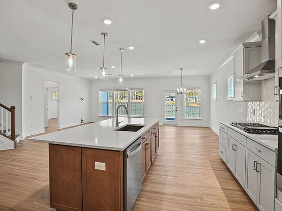 Large Spacious Kitchen