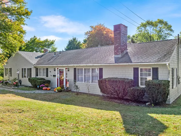 10 Maple Drive, Groton, CT 06340