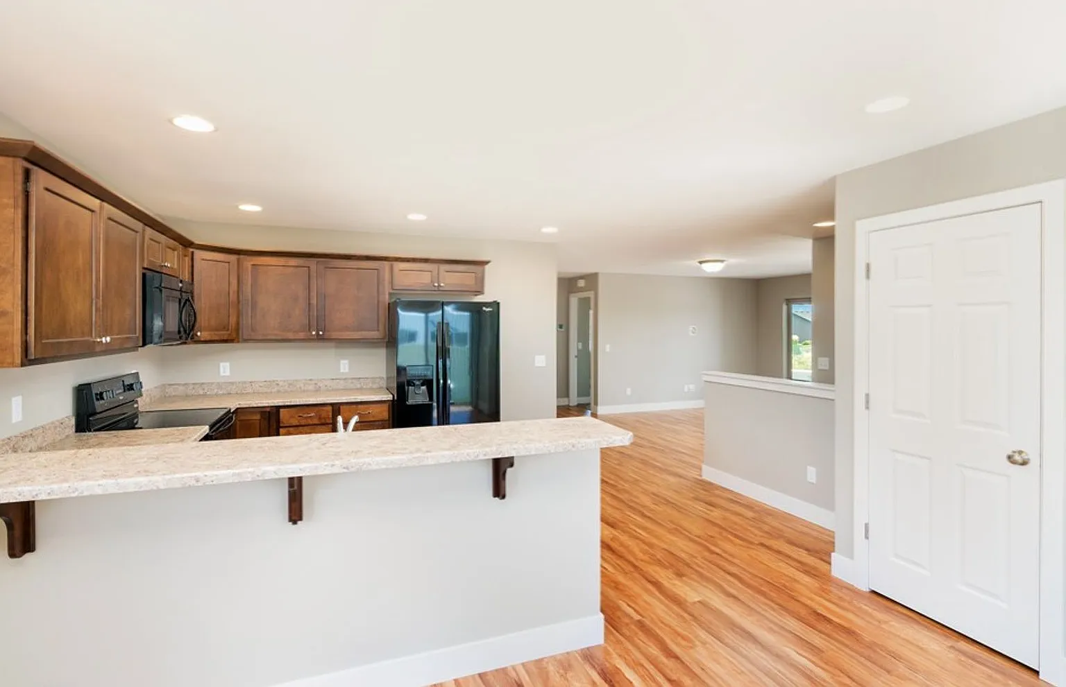 4 Bedroom Townhome in River Pointe Subdivison — Photo 2