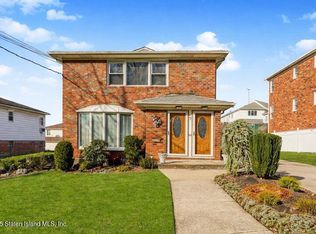 7 Foote Ave, Staten Island, NY 10301