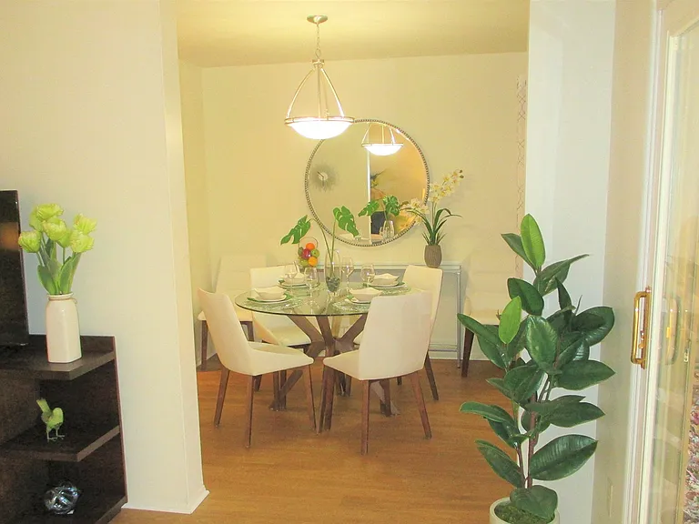 Forest Glen Townhomes — Photo 7
