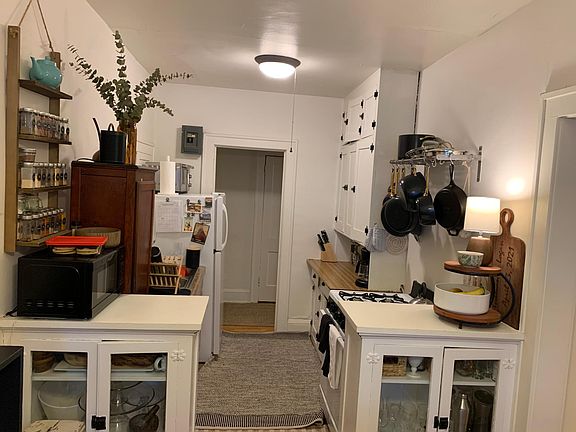 5th image of 1524 Portland Ave #110
