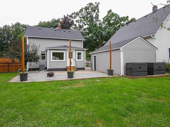4th image of 22761 W Main St