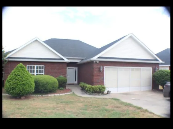 203 Sedgebrooke Dr, Warner Robins, GA 31088