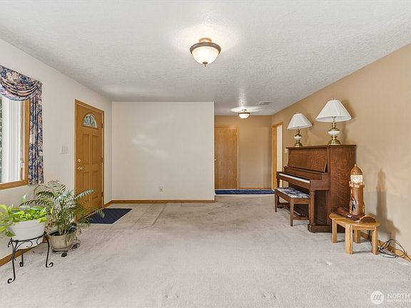 3rd image of 299 Cedar Lane