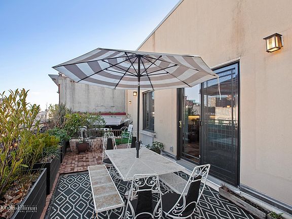 3rd image of 108 W 138th St #6A