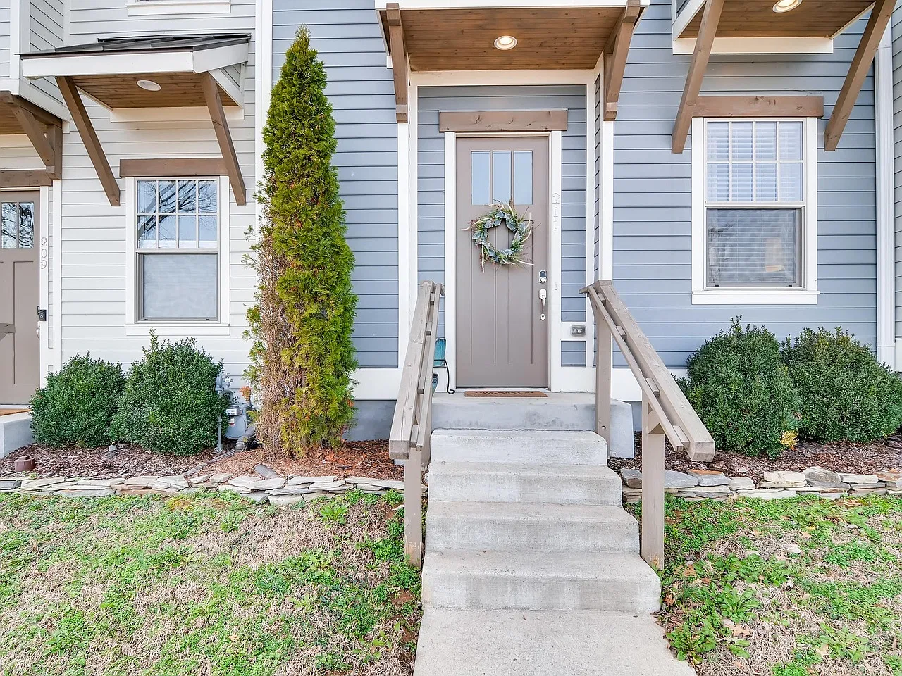 2 bed, 2.5 bath, 1266 sqft, $2,350 — Photo 1