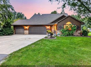 1408 W Seneca Dr, Appleton, WI 54914