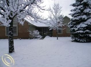 4404 Racewood Dr, Commerce Twp, MI 48382