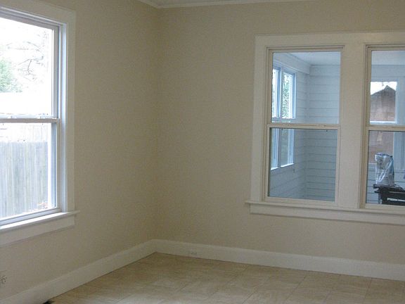 3rd image of 3815 Greenway Ct E