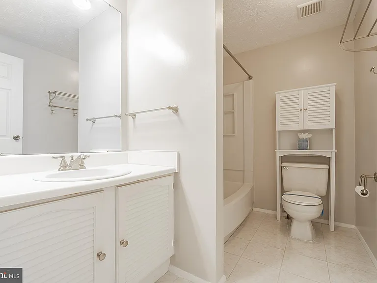 2911 Montauk Ct — Photo 20