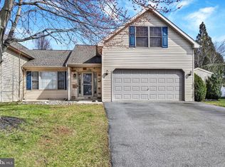 2202 Weeping Willow Ln, Mount Joy, PA 17552
