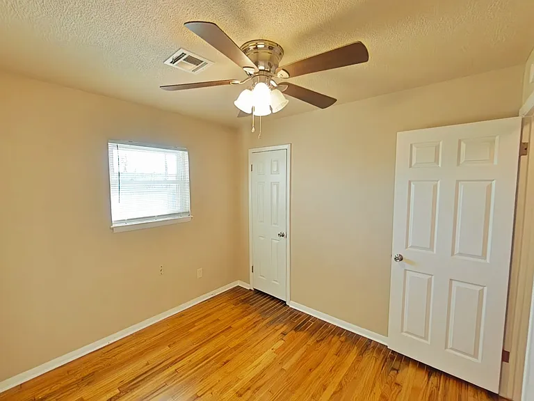 1725 NW 48th St — Photo 9