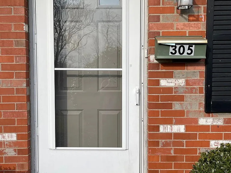 305 Harvard Dr — Photo 3