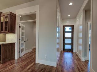 200 Pont Julienn Ct, Edmond, OK 73034