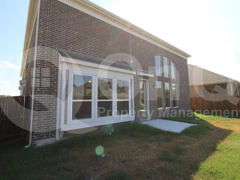 8407 Cornerstone Dr — Photo 25