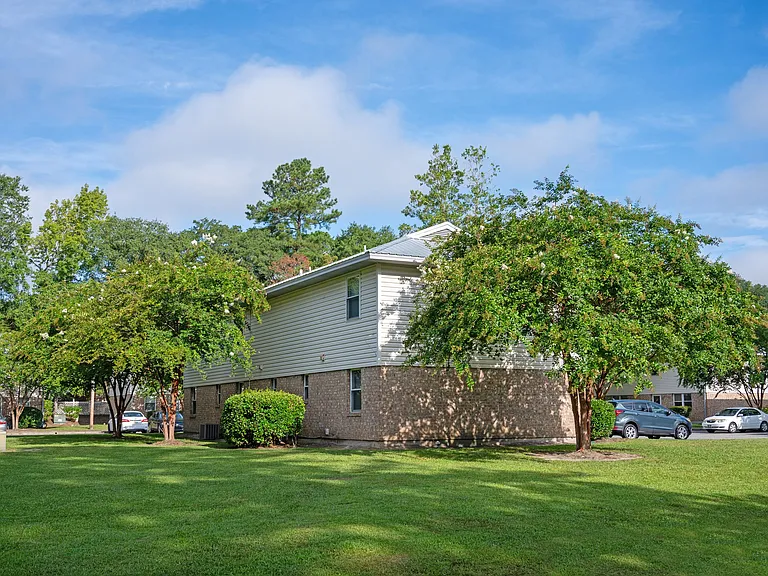 Woodlocke Apartments — Photo 32
