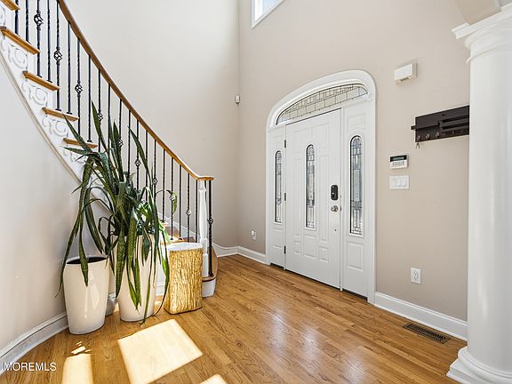 3rd image of 21 N Kenyon Avenue