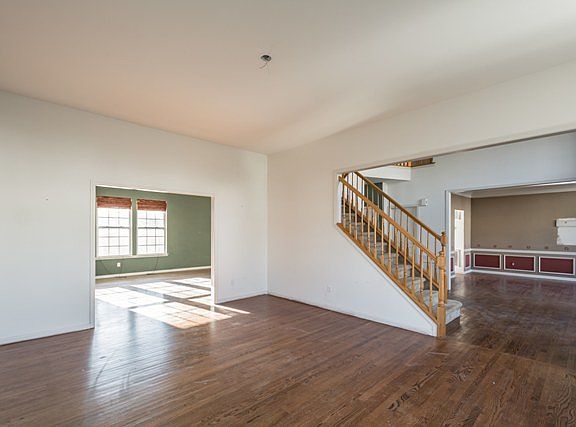 4th image of 5 Pinehurst Dr