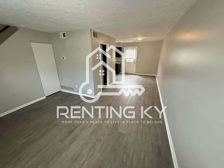 1644 Foxhaven Dr — Photo 3