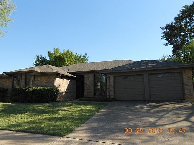 1st image of 1136 Woodvale Dr