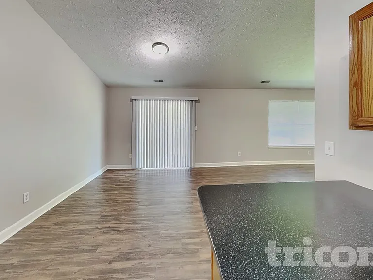 12758 Sovereign Ln — Photo 4