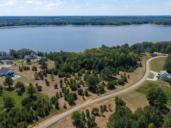 6 Berkeley Dr, Clarksville, VA 23927