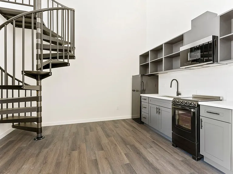 2828 Howard Ave — Photo 15