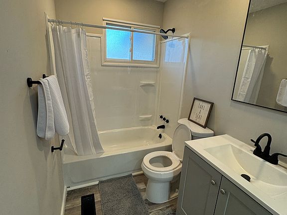 5th image of 2725 Danz Ave